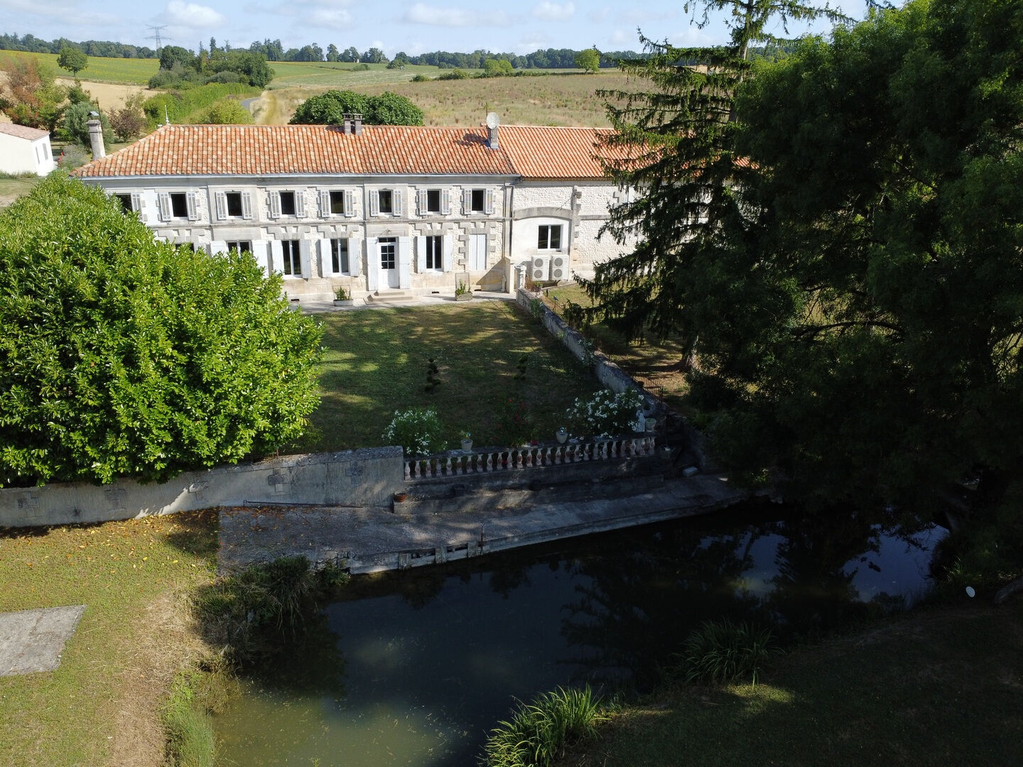 Maison MIRAMBEAU (17150) 6 pi&egrave;ces 247.00 m&sup2;