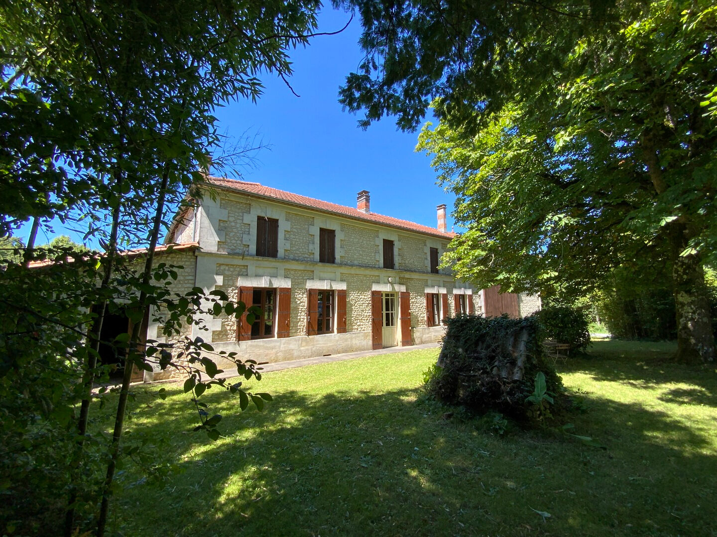 Maison MERIGNAC (17210) 3 pièces 80.00 m²
