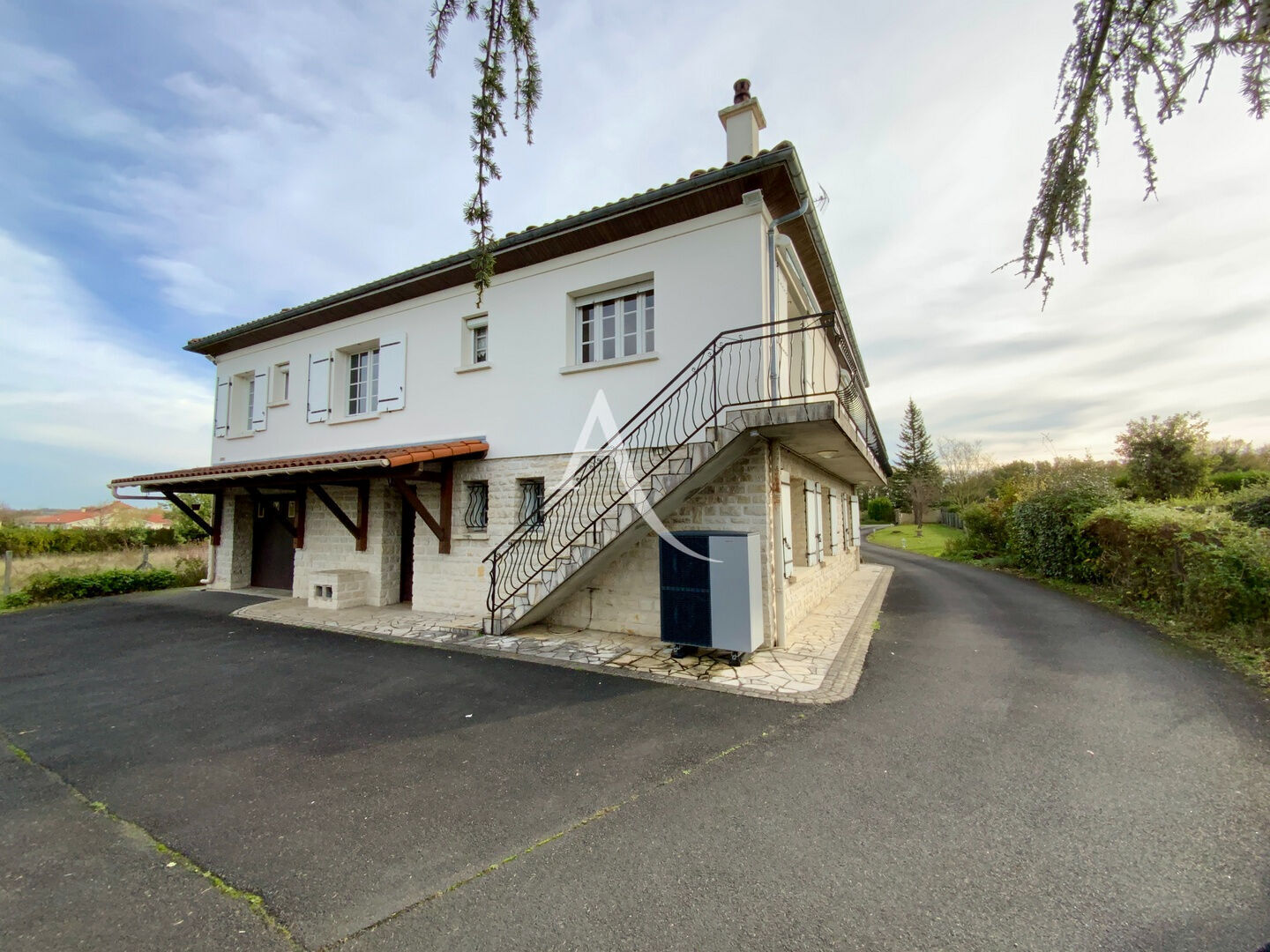 Maison SAINT SEVER DE SAINTONGE (17800) 7 pi&egrave;ces 184.00 m&sup2;