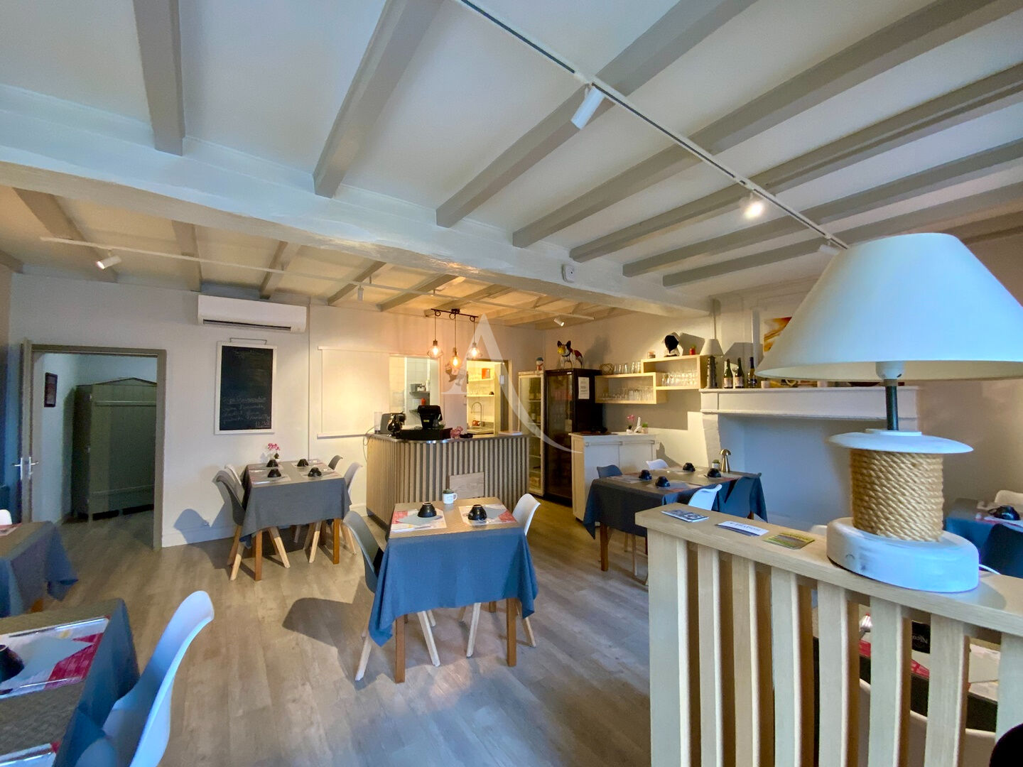 Fonds de commerce JONZAC (17500) 80.00 m&sup2;