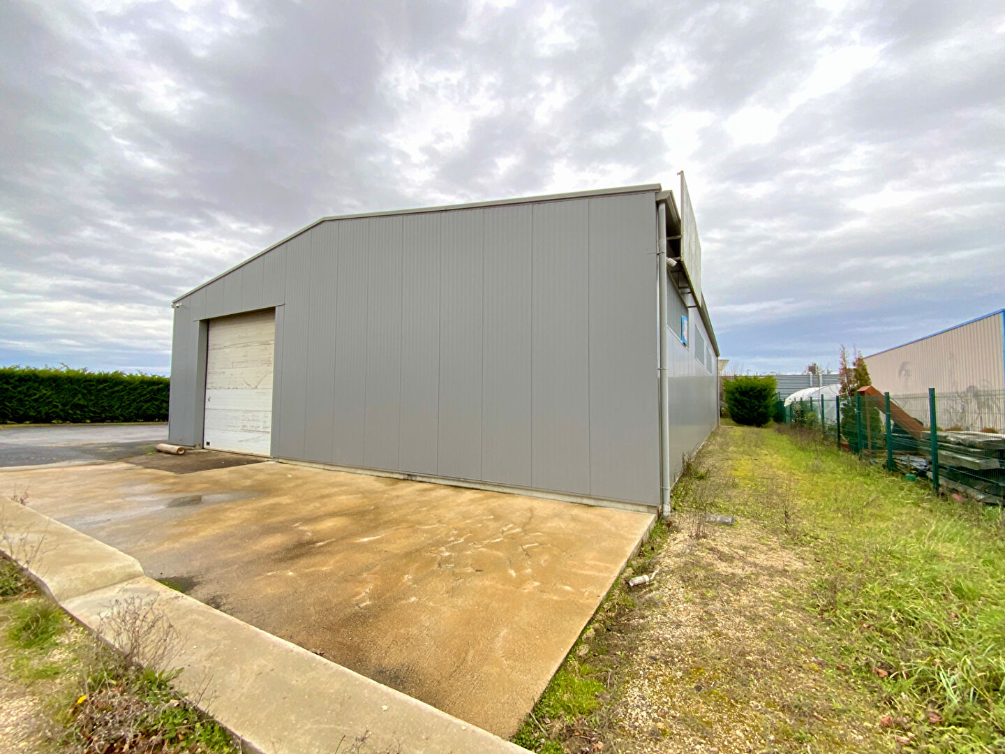 Immeuble BAIGNES SAINTE RADEGONDE (16360) 2 pièces 400.00 m²