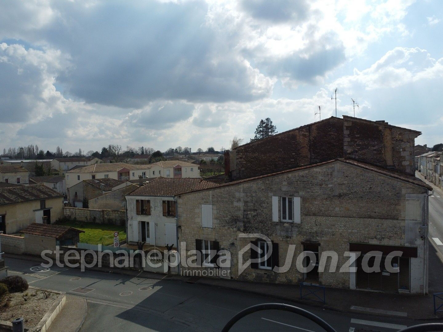 Immeuble SAINT GENIS DE SAINTONGE (17240) 10 pièces 430.00 m²