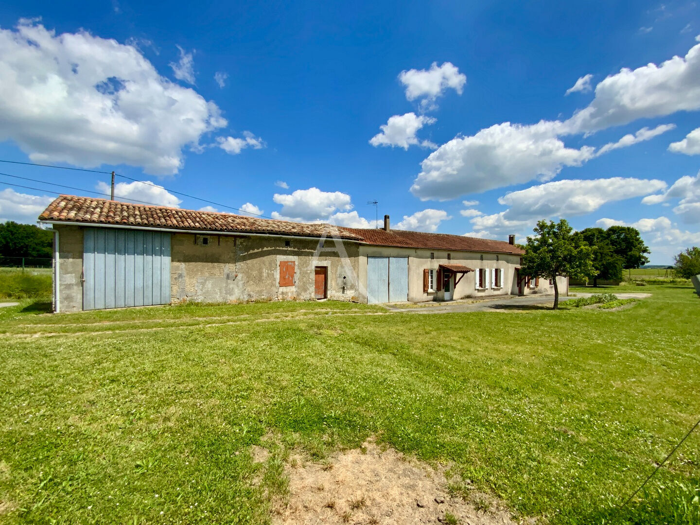 Maison FONTAINES D OZILLAC (17500) 4 pièces 100.00 m²