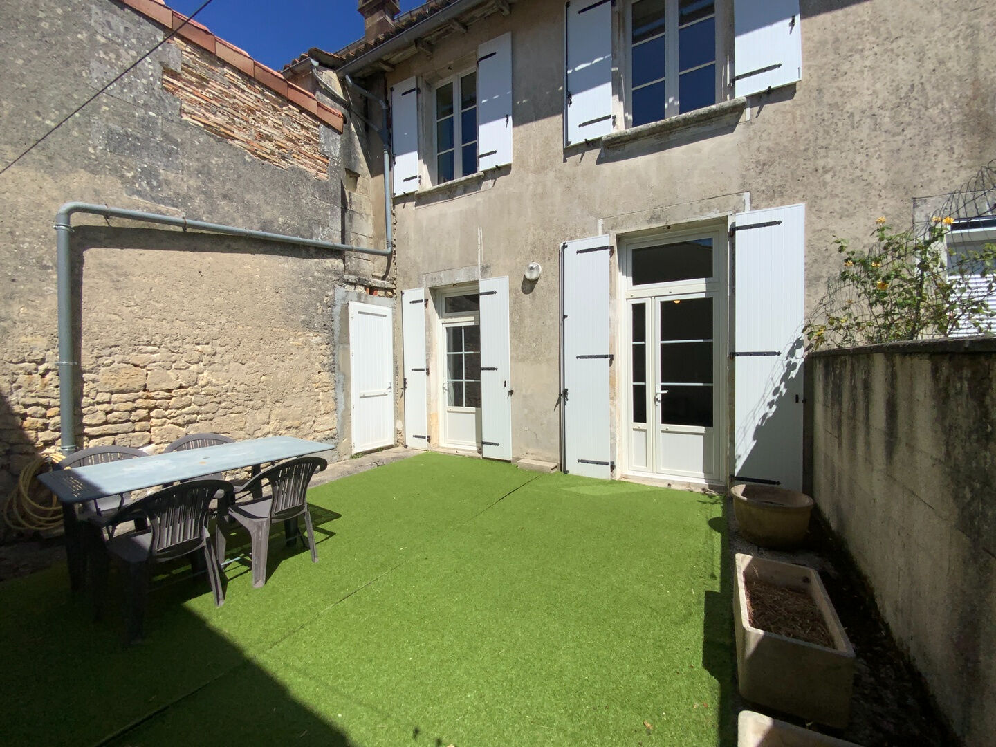Immeuble JONZAC (17500) 5 pi&egrave;ces 92.70 m&sup2;
