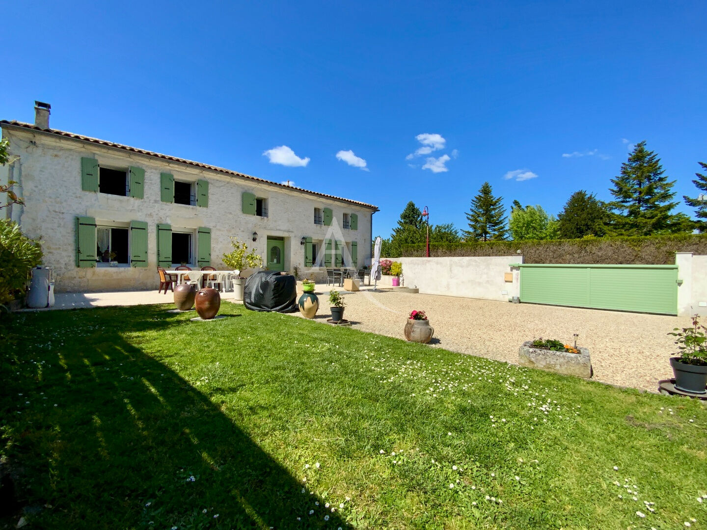 Maison PONS (17800) 6 pi&egrave;ces 210.00 m&sup2;