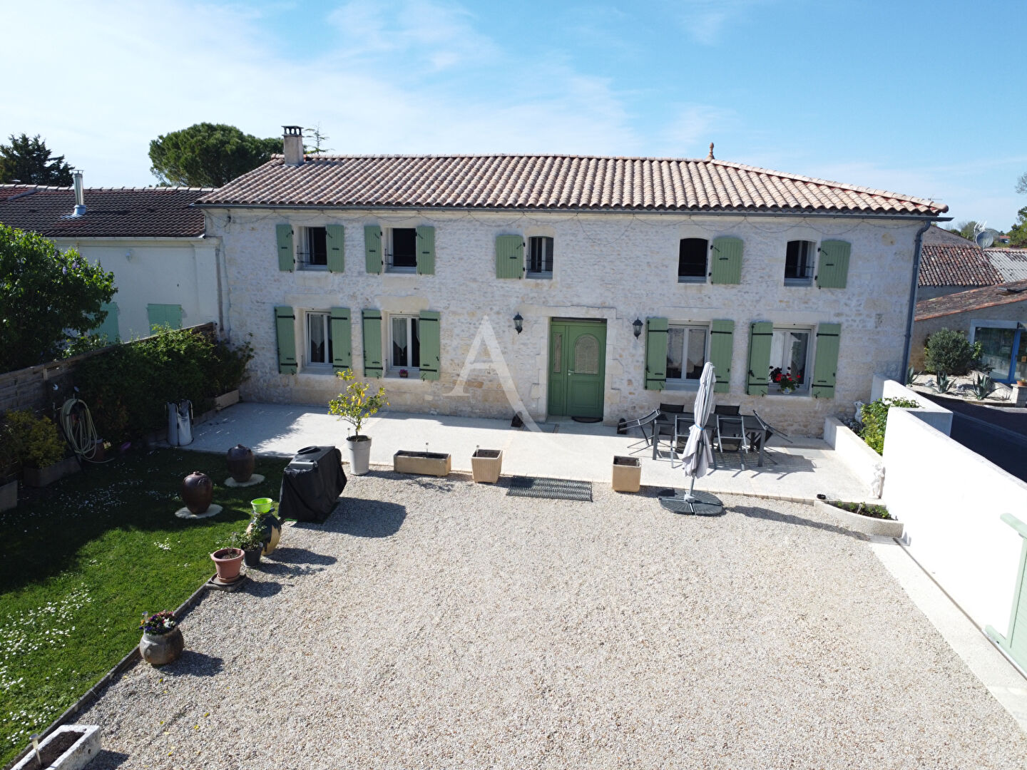 Maison PONS (17800) 6 pi&egrave;ces 210.00 m&sup2;