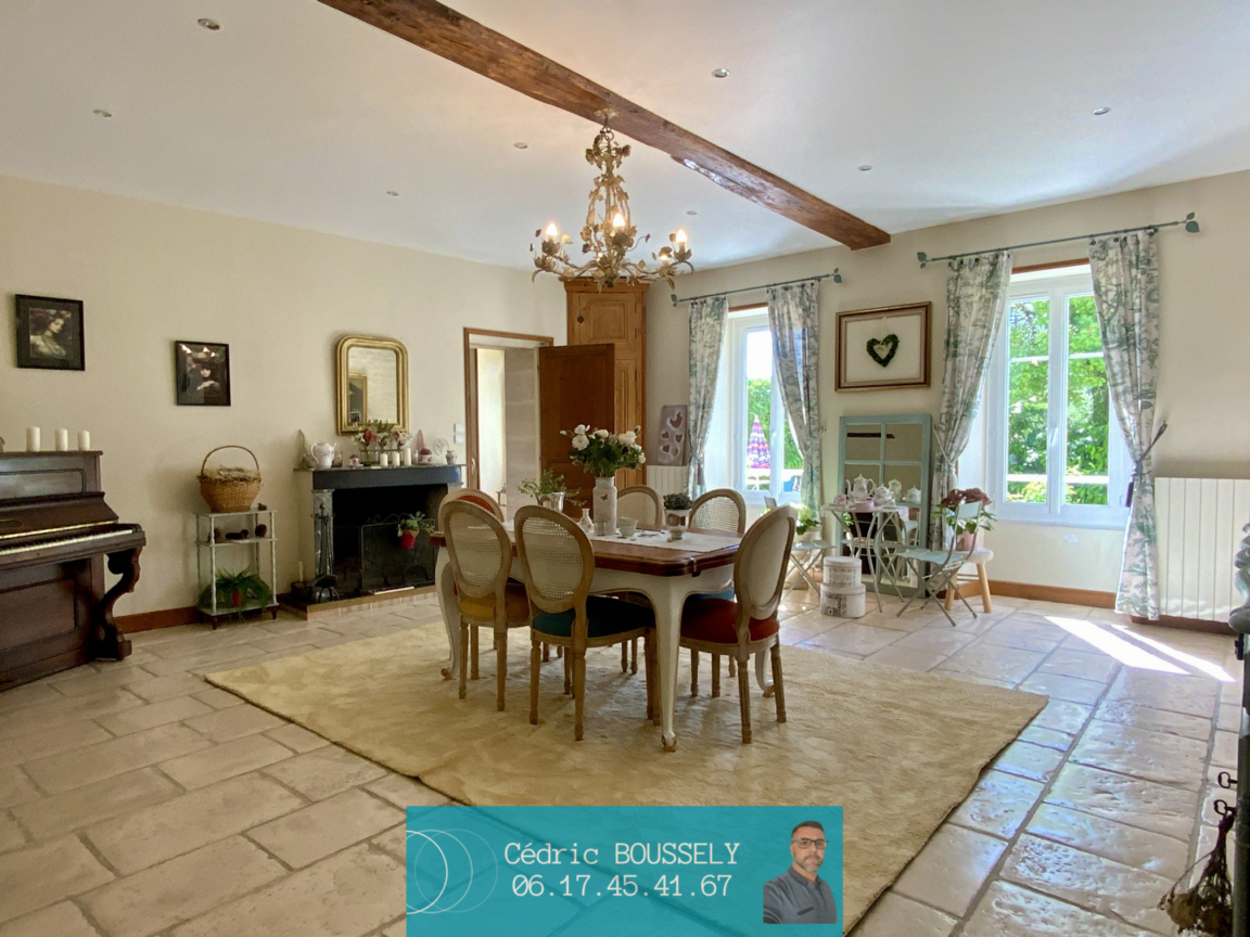 Maison JARNAC CHAMPAGNE (17520) 8 pièces 258.00 m²