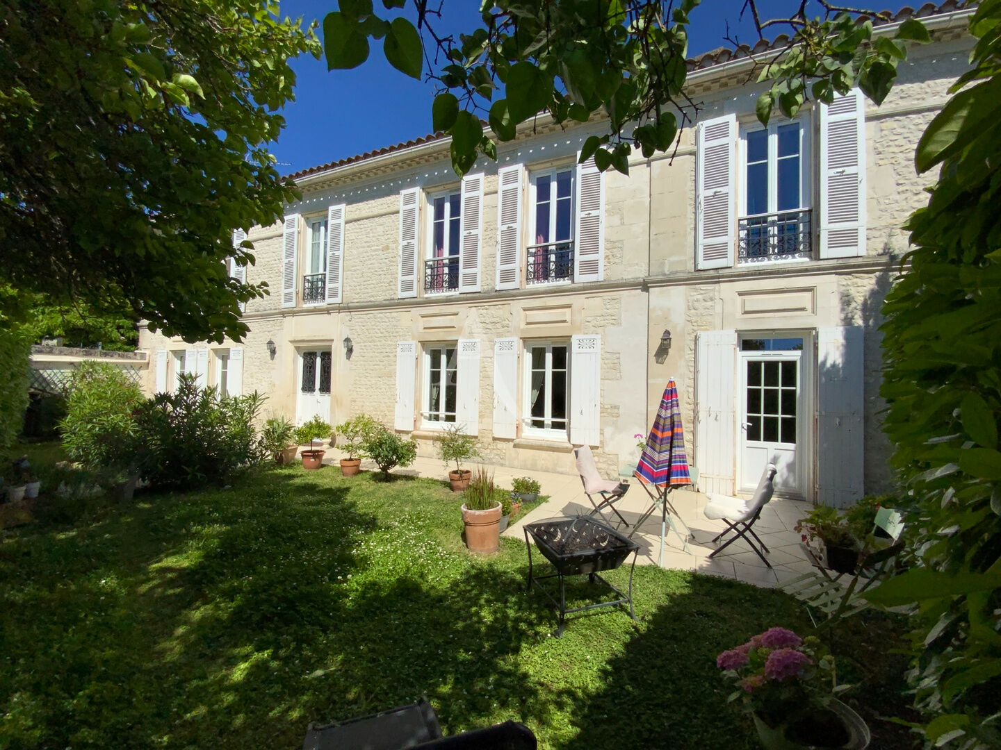 Maison JARNAC CHAMPAGNE (17520) 8 pièces 258.00 m²