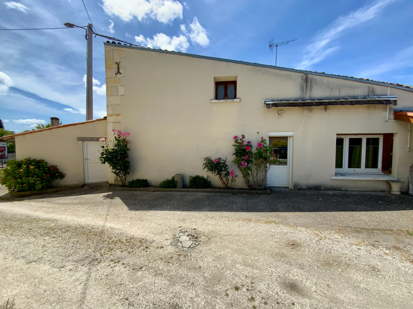 Maison JONZAC (17500) 5 pièces 138.00 m²