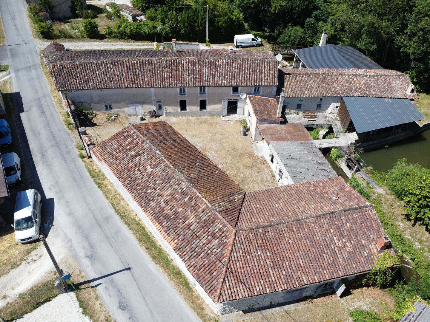 Maison CIERZAC (17520) 6 pièces 206.00 m²