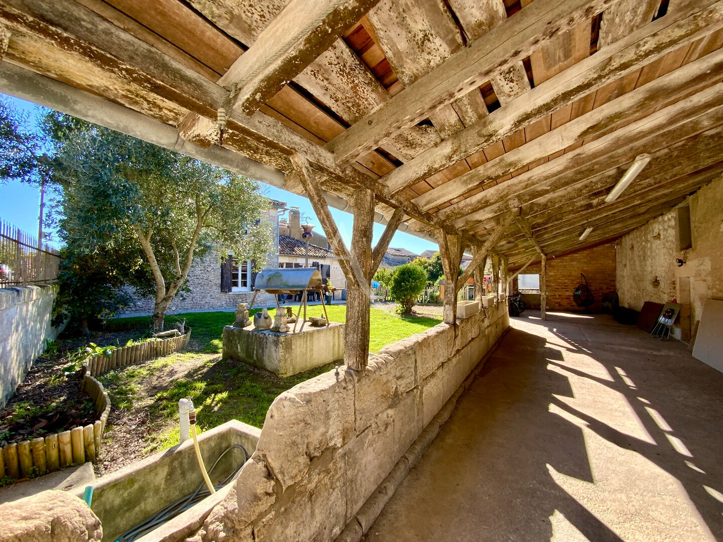 Maison MIRAMBEAU (17150) 6 pièces 199.00 m²