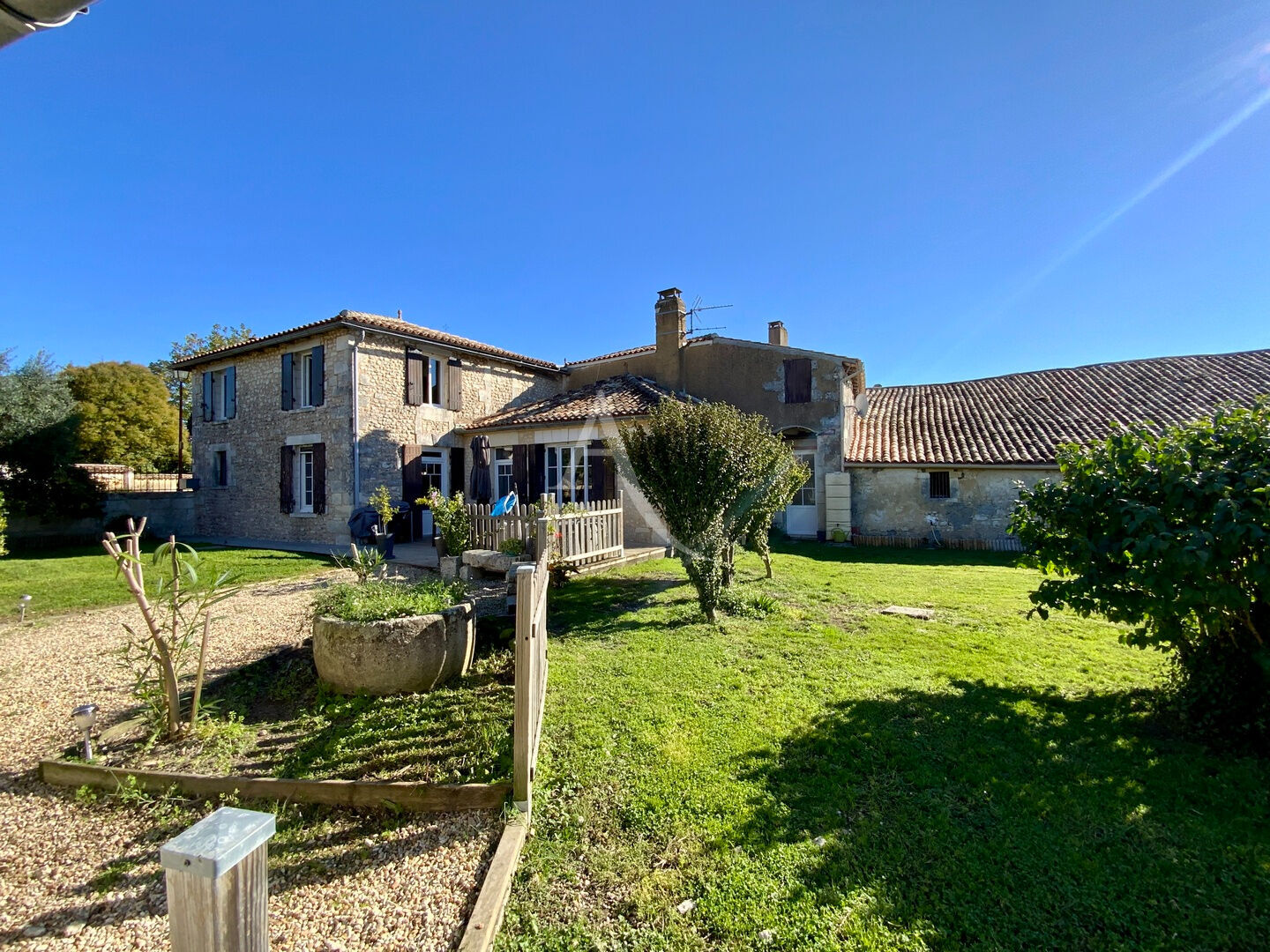 Maison MIRAMBEAU (17150) 6 pi&egrave;ces 199.00 m&sup2;