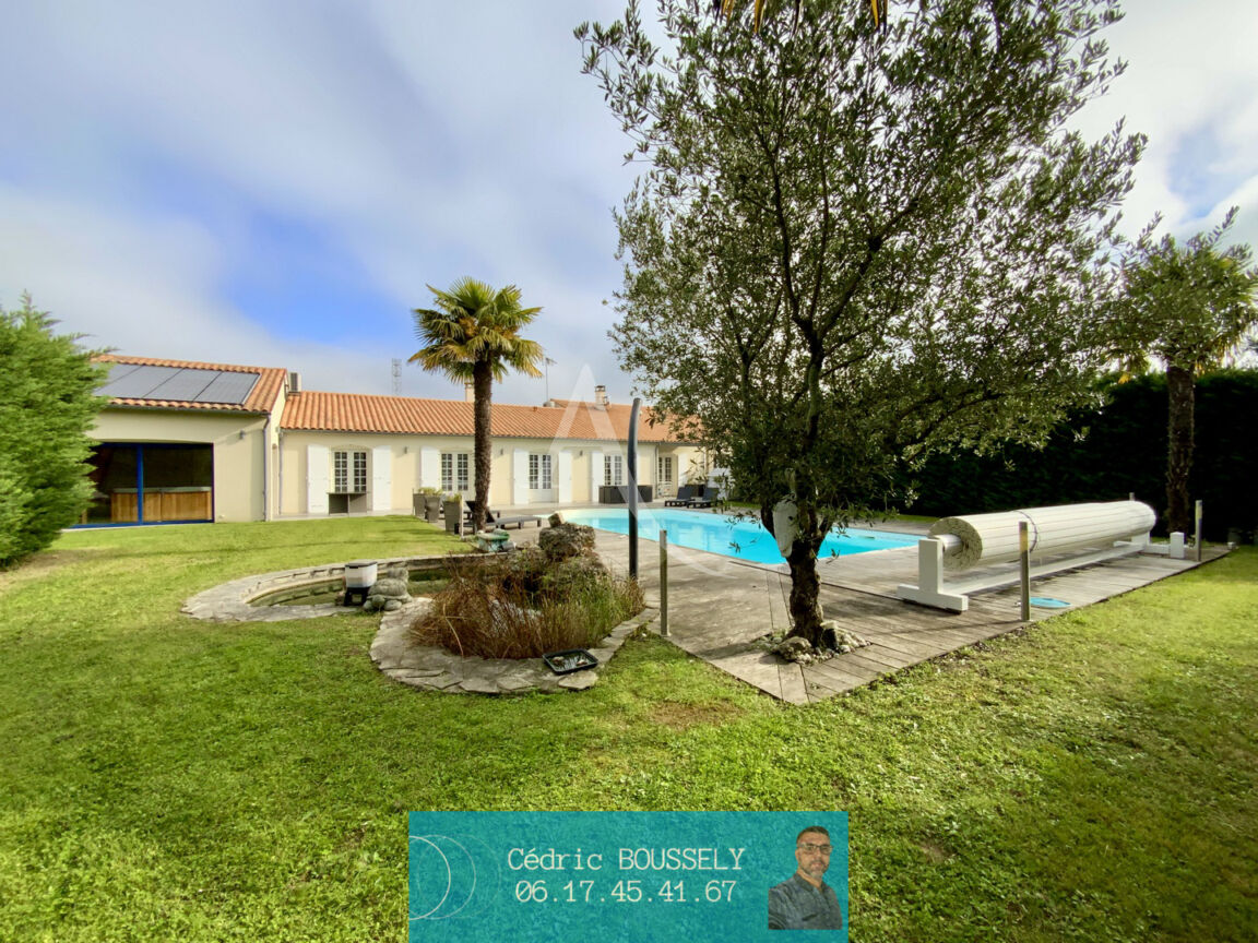 Maison SAINT SAVINIEN (17350) 9 pièces 274.00 m²