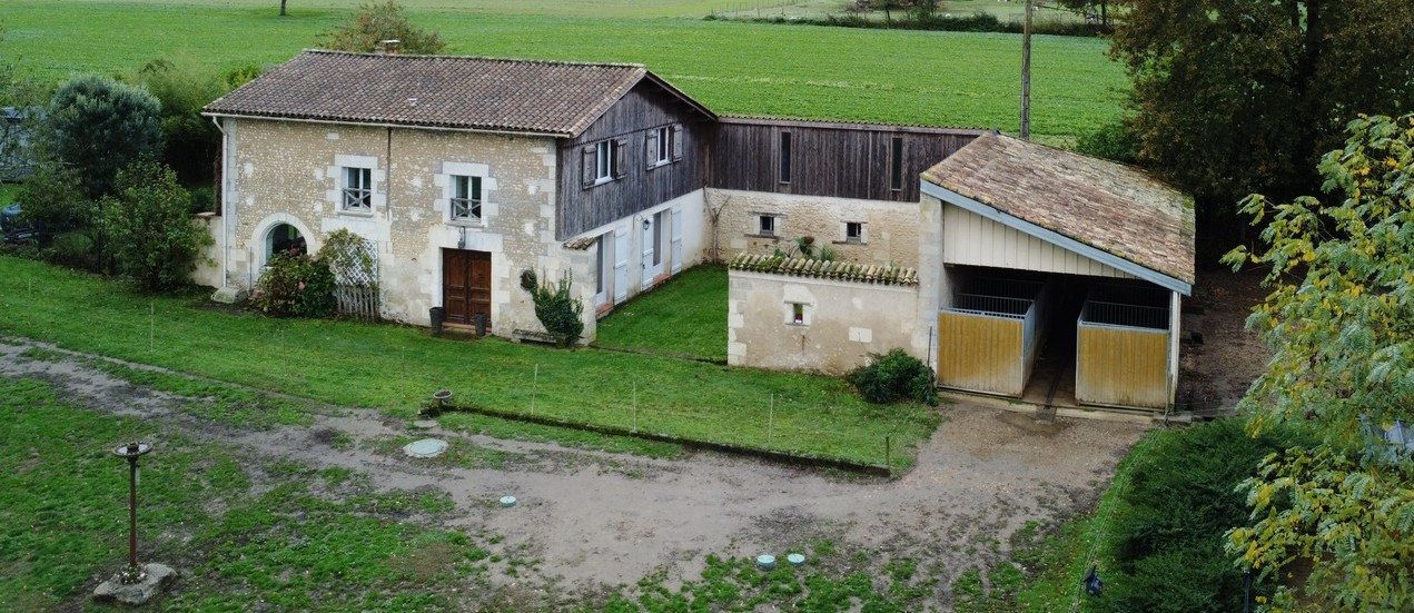 Maison MONTENDRE (17130) 6 pièces 170.00 m²