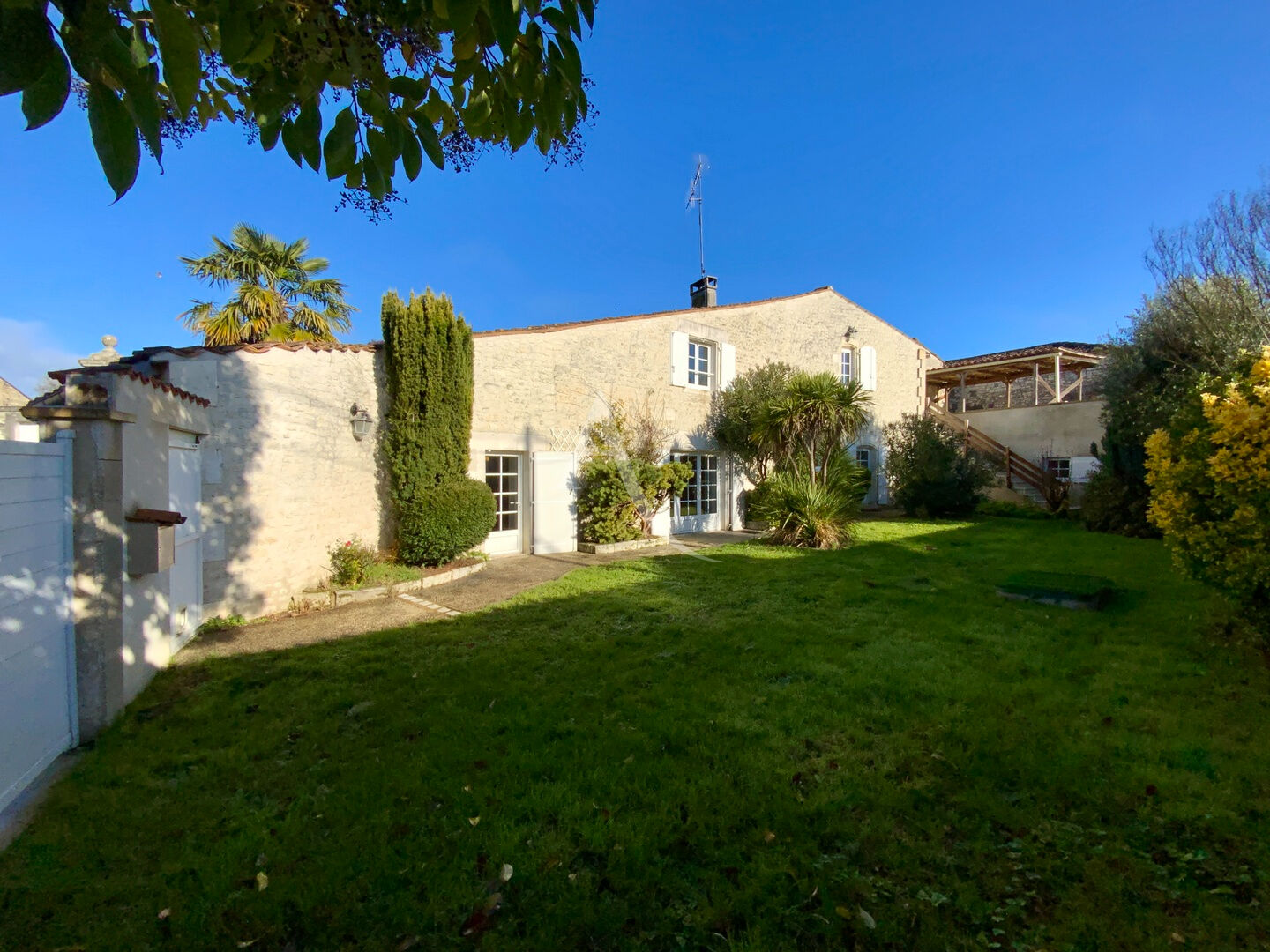 Maison SALLES D ANGLES (16130) 5 pi&egrave;ces 140.00 m&sup2;