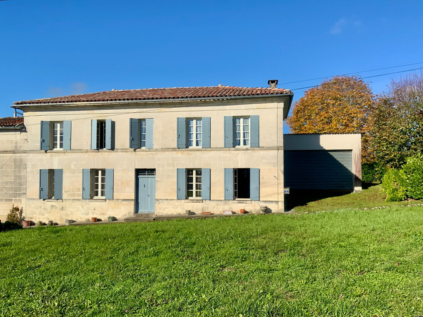 Maison JONZAC (17500) 6 pièces 165.00 m²