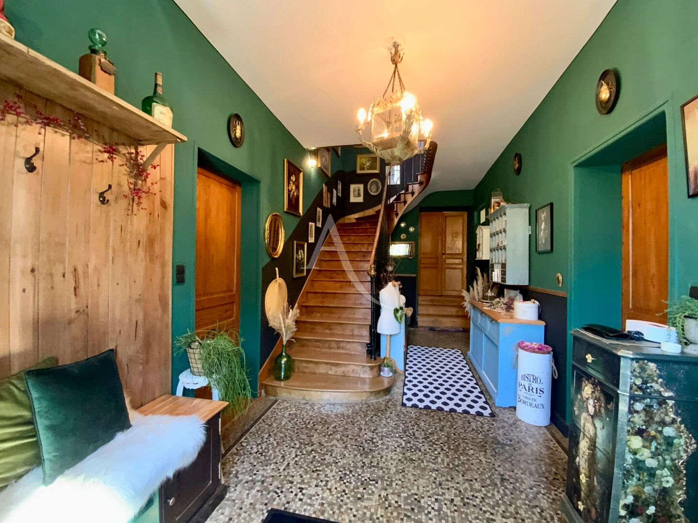 Maison COGNAC (16100) 8 pièces 258.00 m²