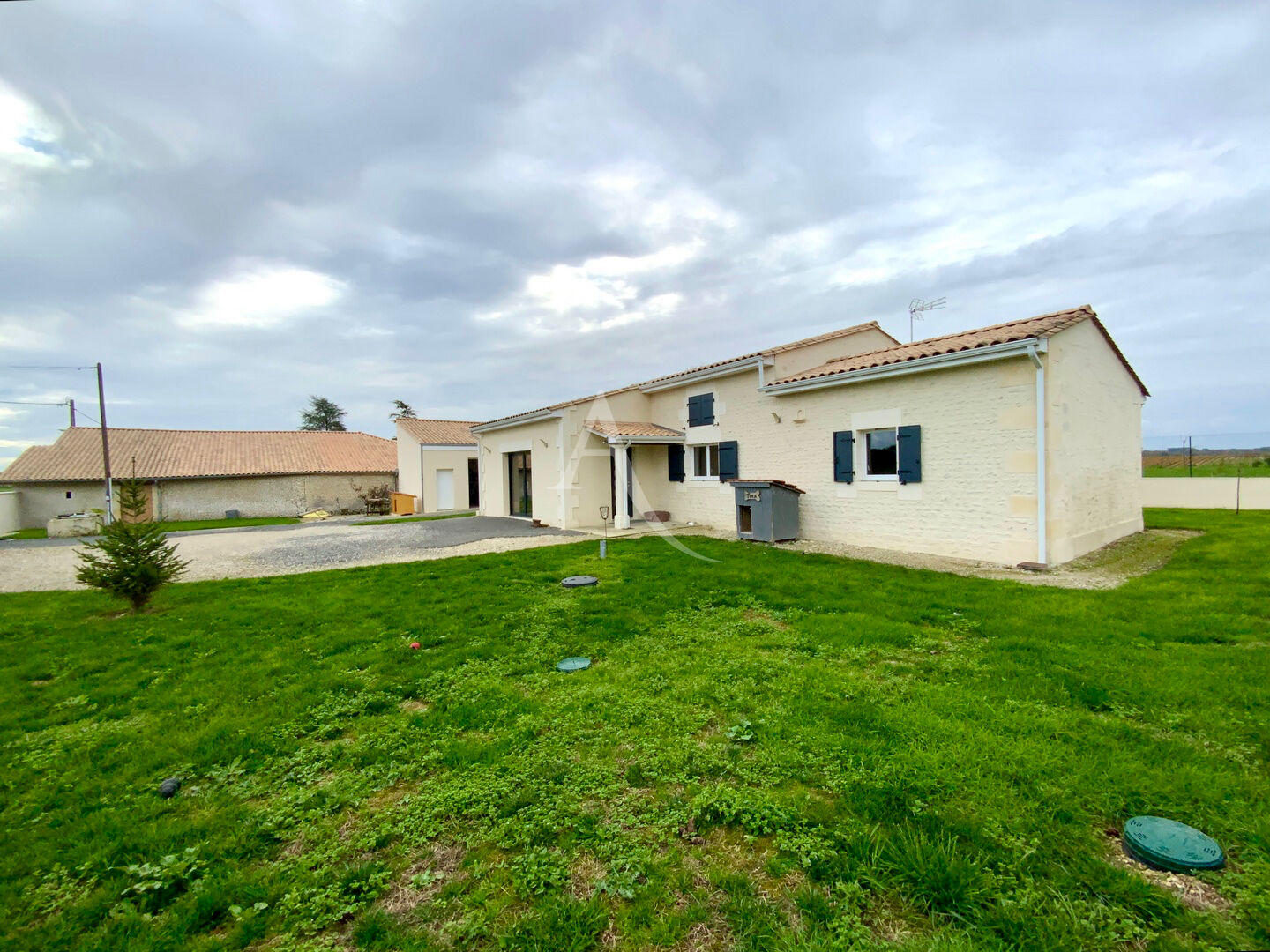 Maison SAINT CIERS CHAMPAGNE (17520) 5 pièces 116.00 m²