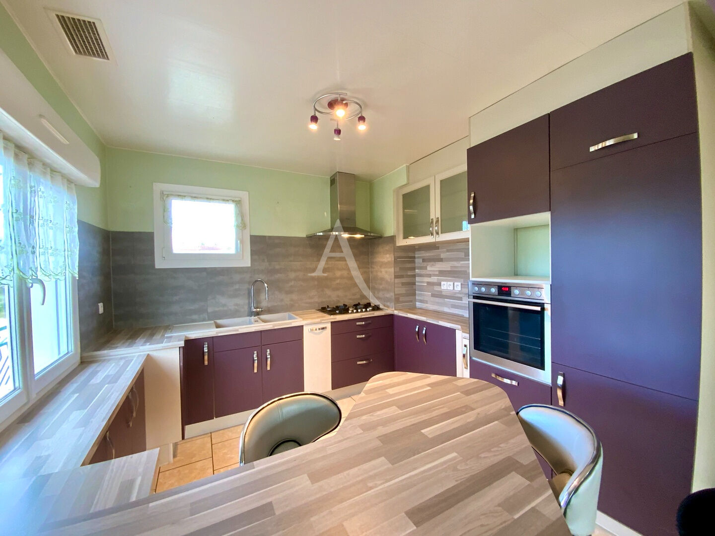 Maison JONZAC (17500) 5 pi&egrave;ces 129.00 m&sup2;