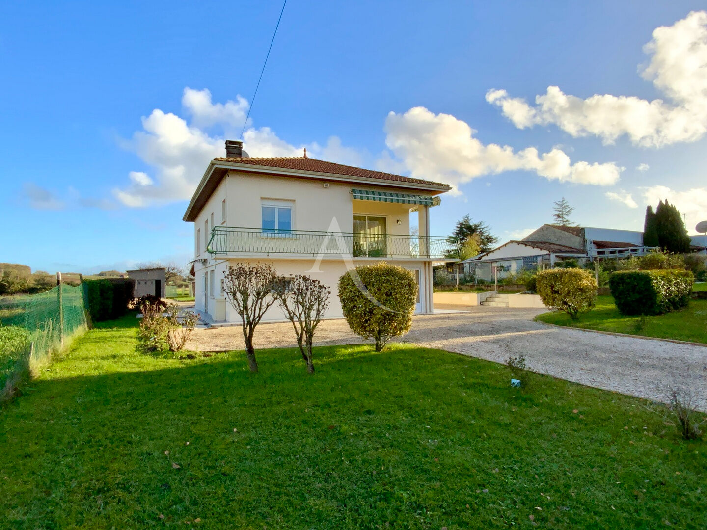 Maison JONZAC (17500) 5 pi&egrave;ces 129.00 m&sup2;