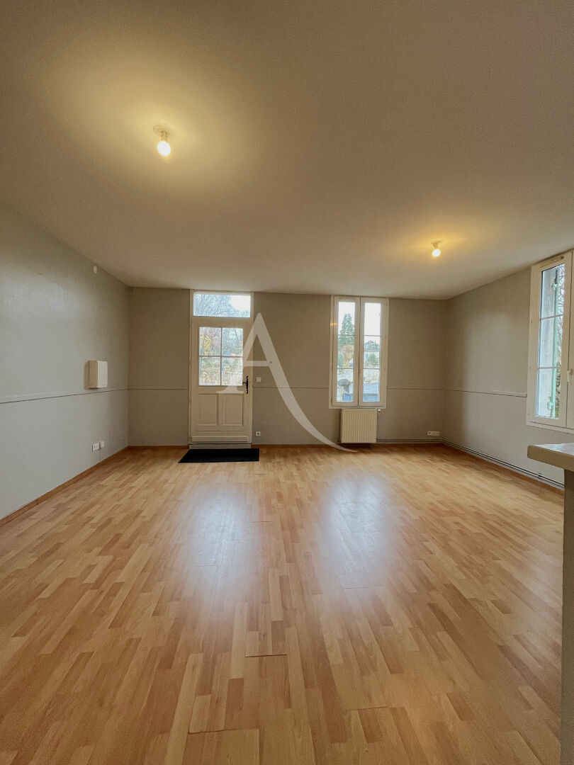 Appartement JONZAC (17500) 2 pi&egrave;ces 53.00 m&sup2;