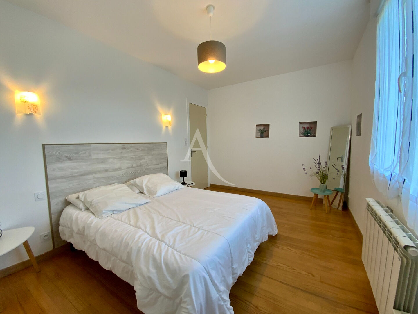 Immeuble JONZAC (17500) 8 pi&egrave;ces 195.00 m&sup2;