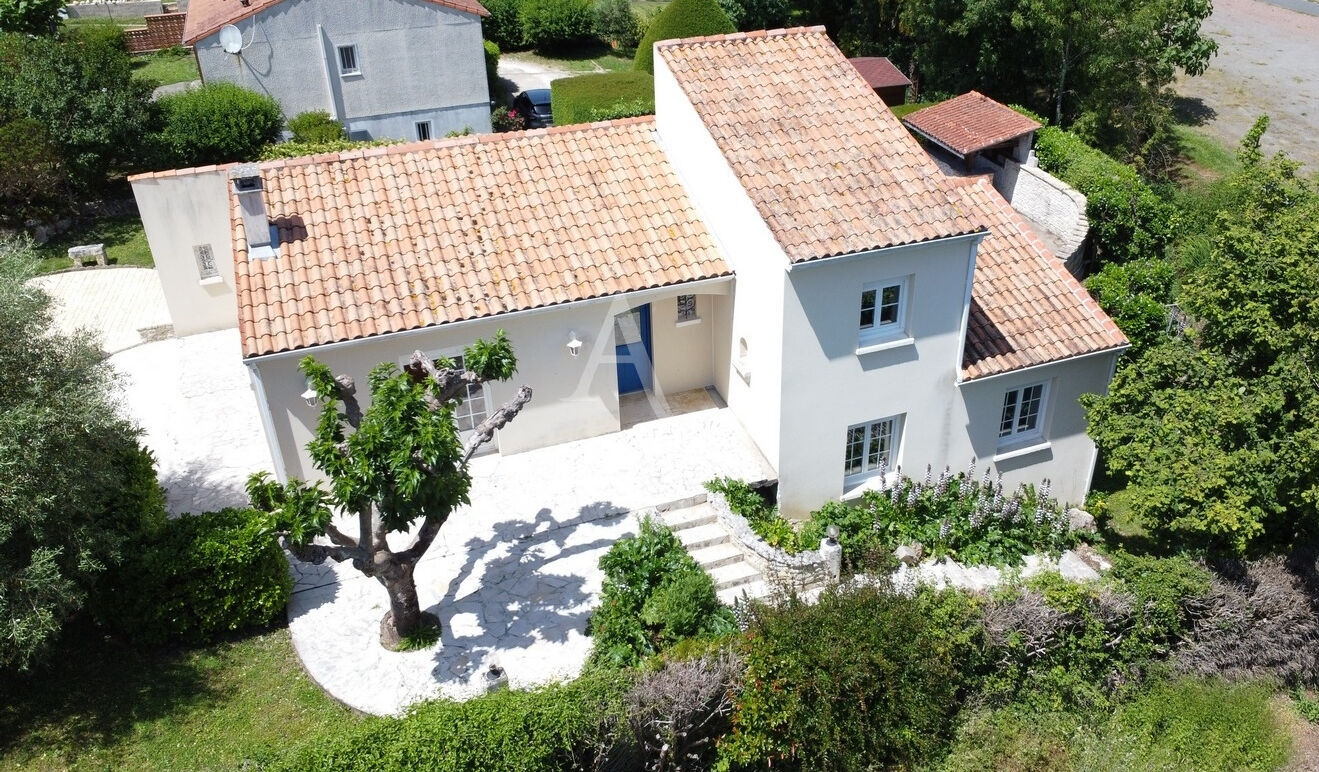 Maison PONS (17800) 5 pi&egrave;ces 100.00 m&sup2;