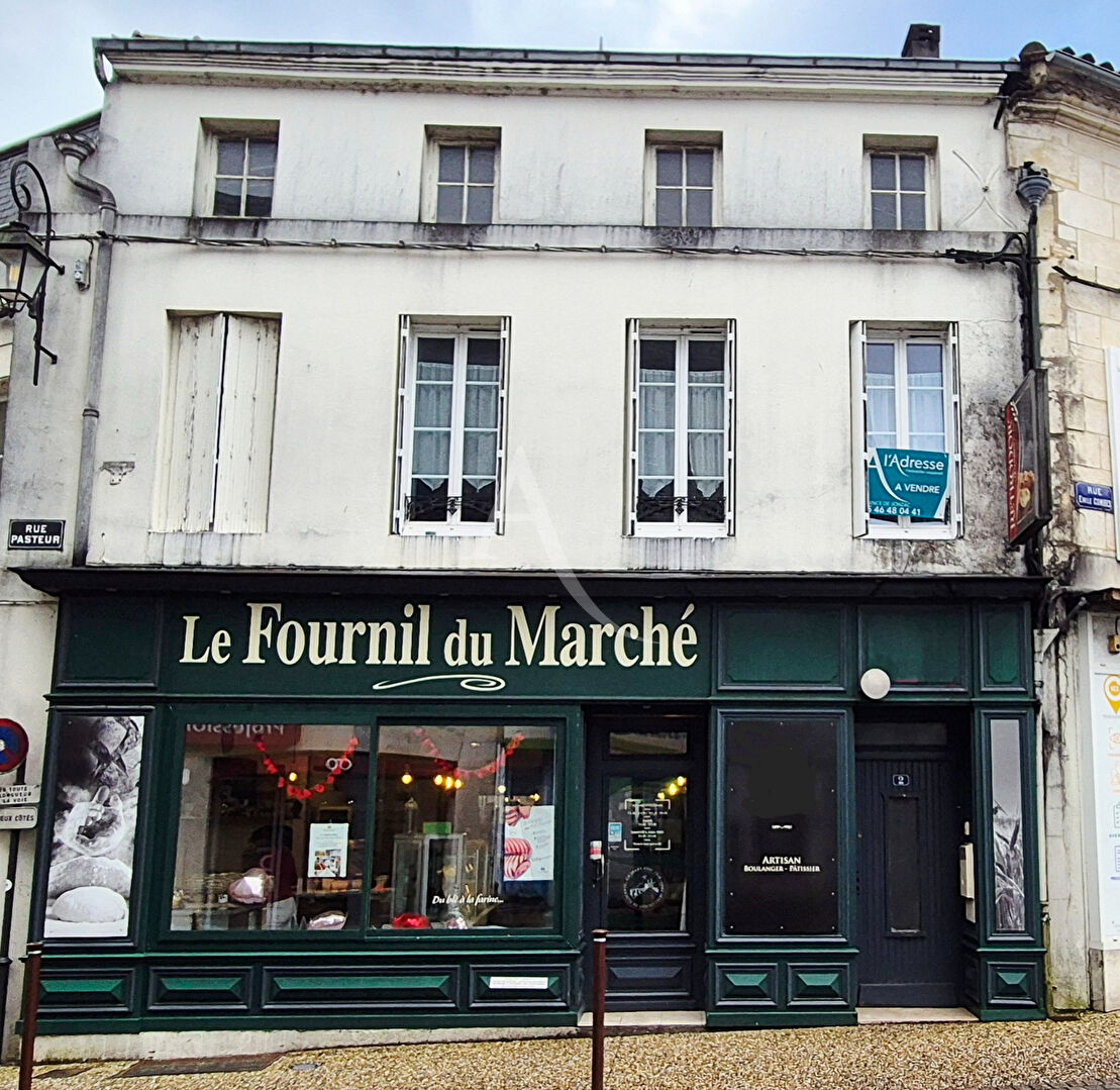 Immeuble PONS (17800) 8 pi&egrave;ces