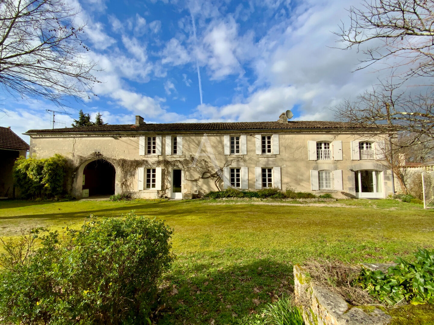 Maison CRITEUIL LA MAGDELEINE (16300) 8 pi&egrave;ces 340.00 m&sup2;