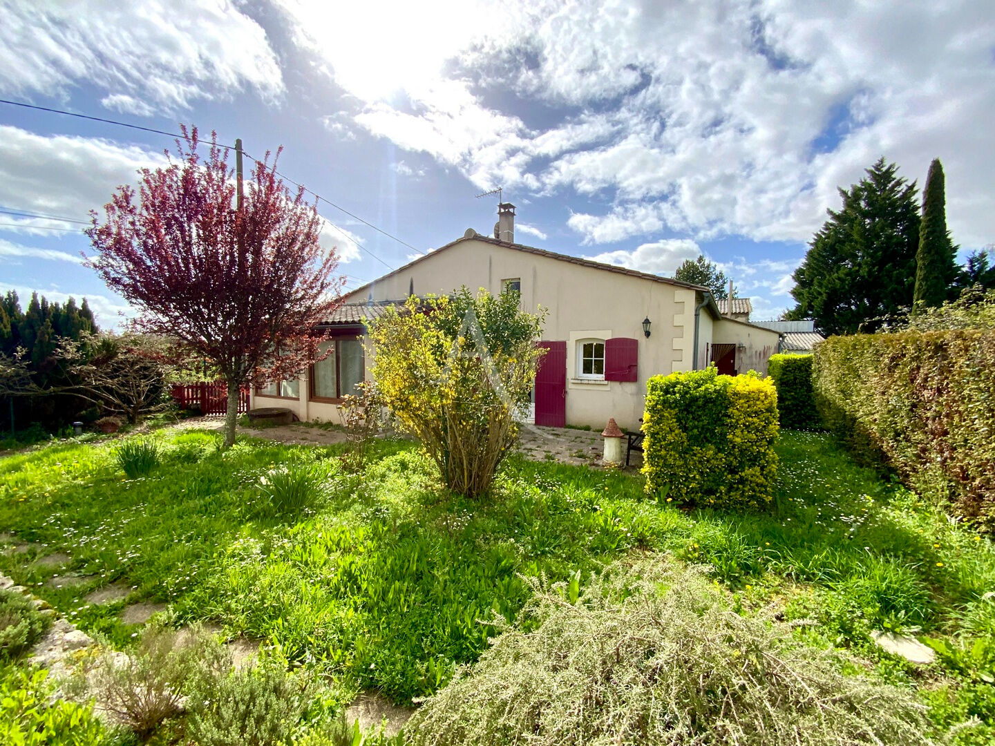 Maison SAINT BONNET SUR GIRONDE (17150) 5 pi&egrave;ces 188.00 m&sup2;