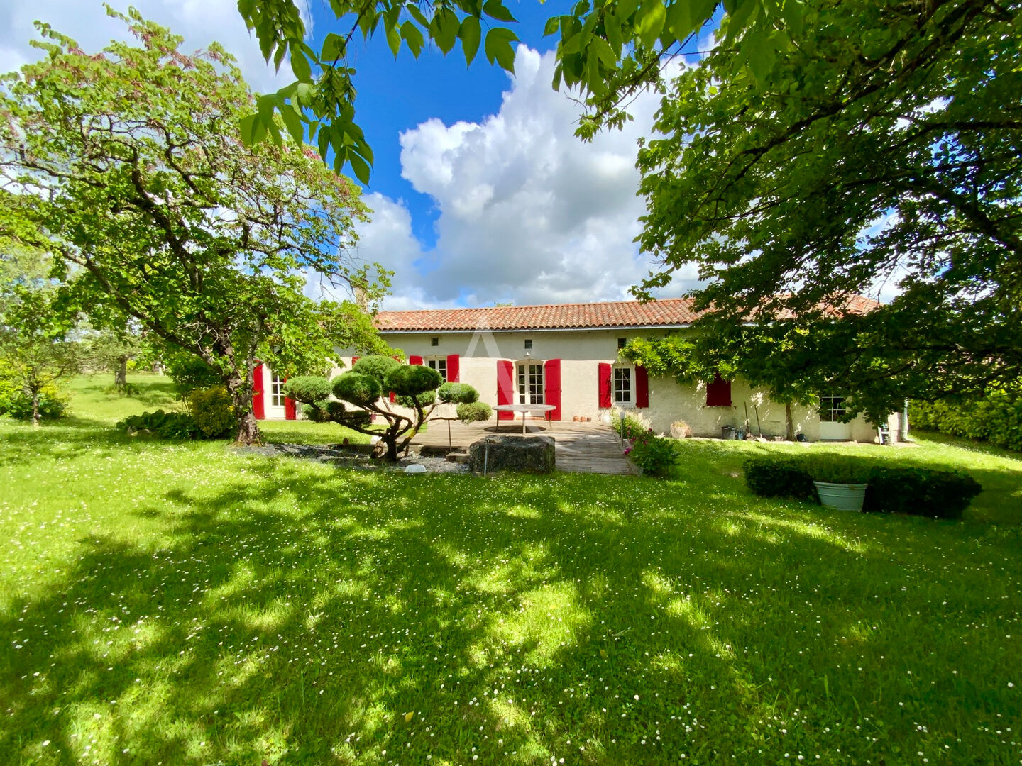 Maison JONZAC (17500) 5 pi&egrave;ces 133.00 m&sup2;