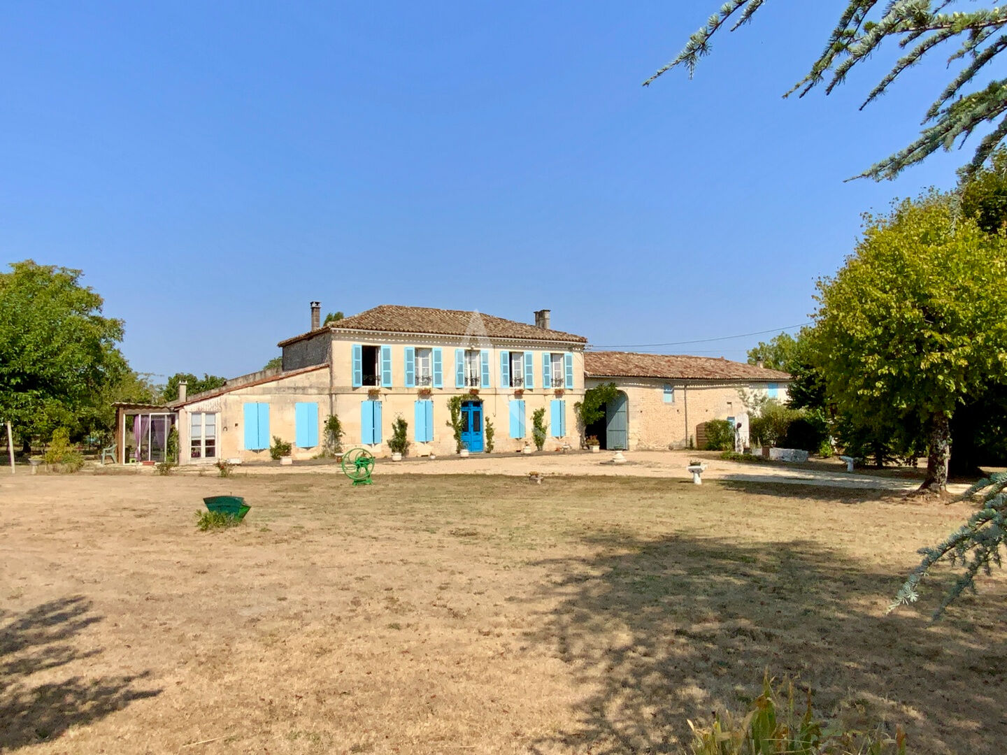Maison LEOVILLE (17500) 11 pi&egrave;ces 347.00 m&sup2;