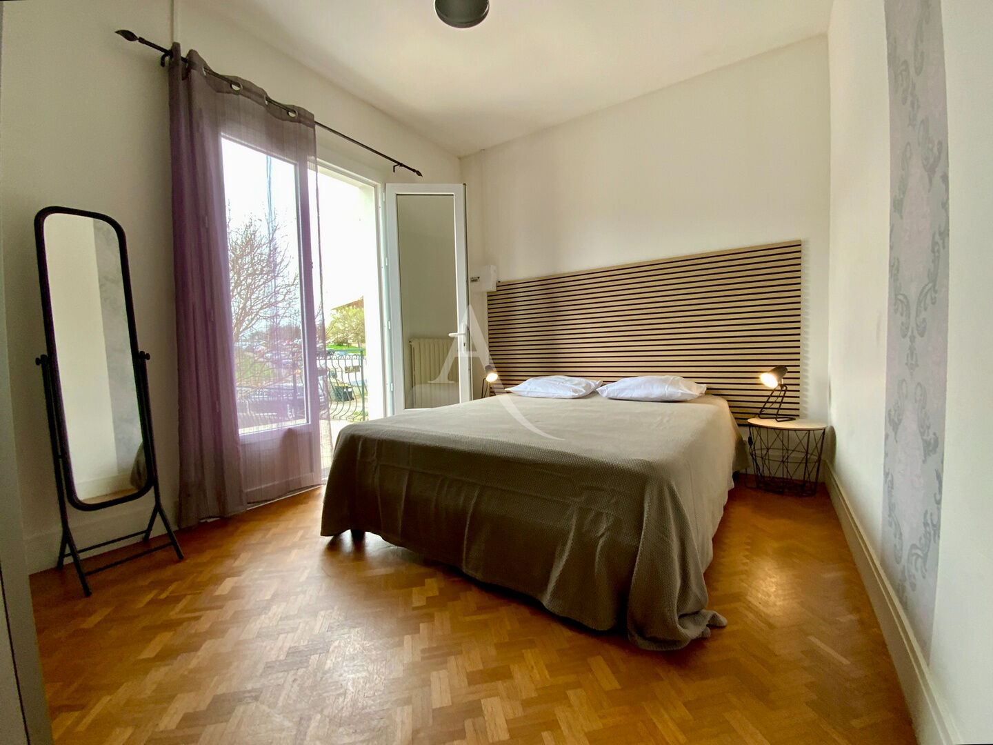 Immeuble JONZAC (17500) 12 pi&egrave;ces 210.00 m&sup2;