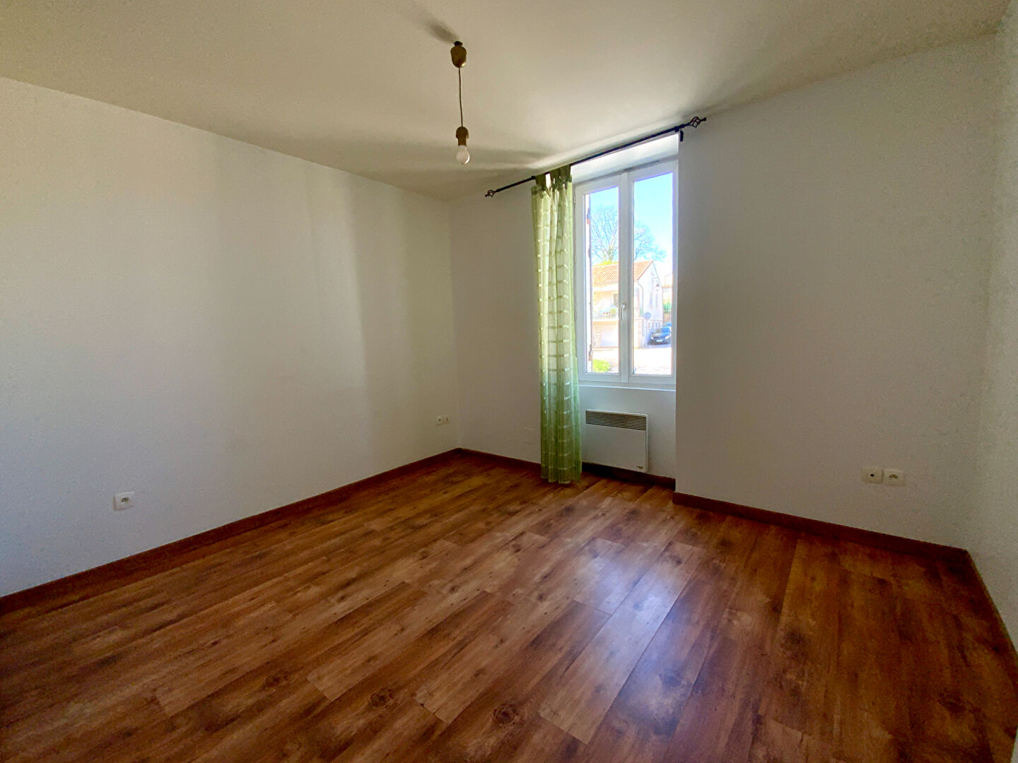 Maison de ville MONTENDRE (17130) 3 pi&egrave;ces 66.00 m&sup2;