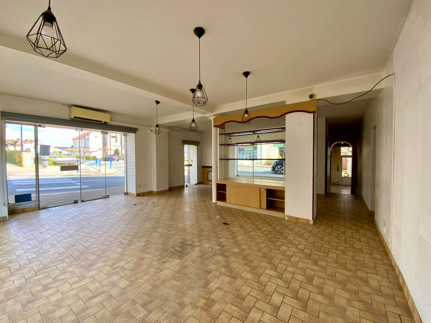 Immeuble SAINT GENIS DE SAINTONGE (17240) 10 pi&egrave;ces 430.00 m&sup2;