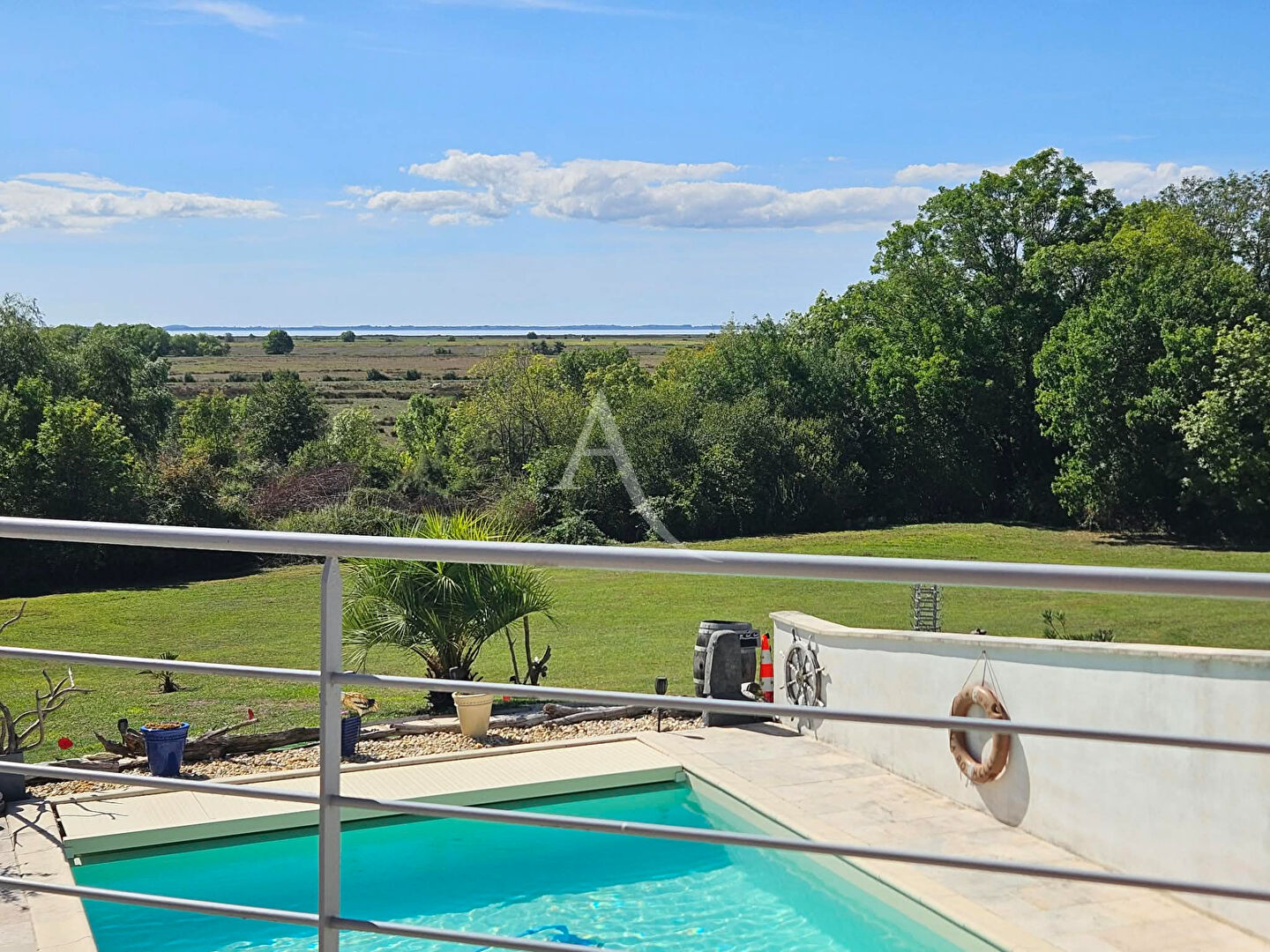 Maison MORTAGNE SUR GIRONDE (17120) 8 pi&egrave;ces 300.00 m&sup2;