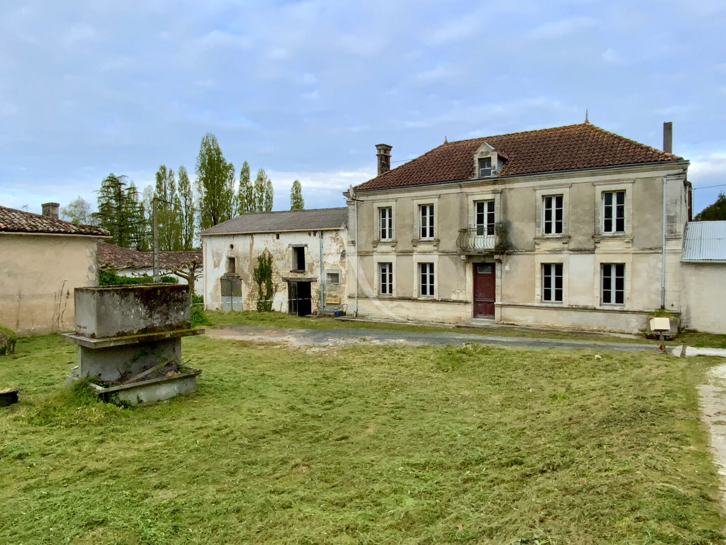 Maison VILLEXAVIER (17500) 2 pi&egrave;ces 162.00 m&sup2;