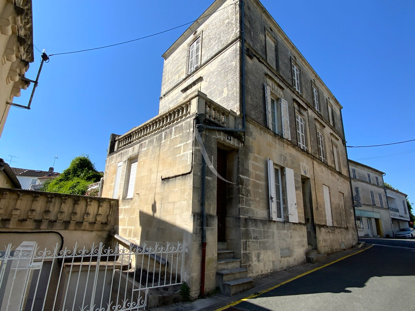 Immeuble JONZAC (17500) 7 pi&egrave;ces 163.00 m&sup2;