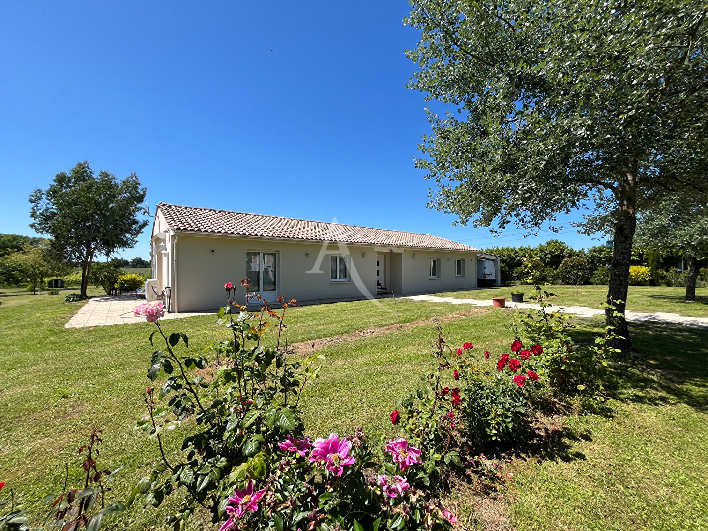 Maison MONTENDRE (17130) 5 pi&egrave;ces 142.00 m&sup2;