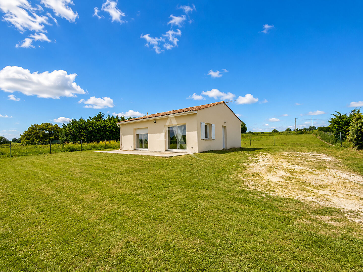 Maison SAINT BONNET SUR GIRONDE (17150) 4 pi&egrave;ces 80.00 m&sup2;