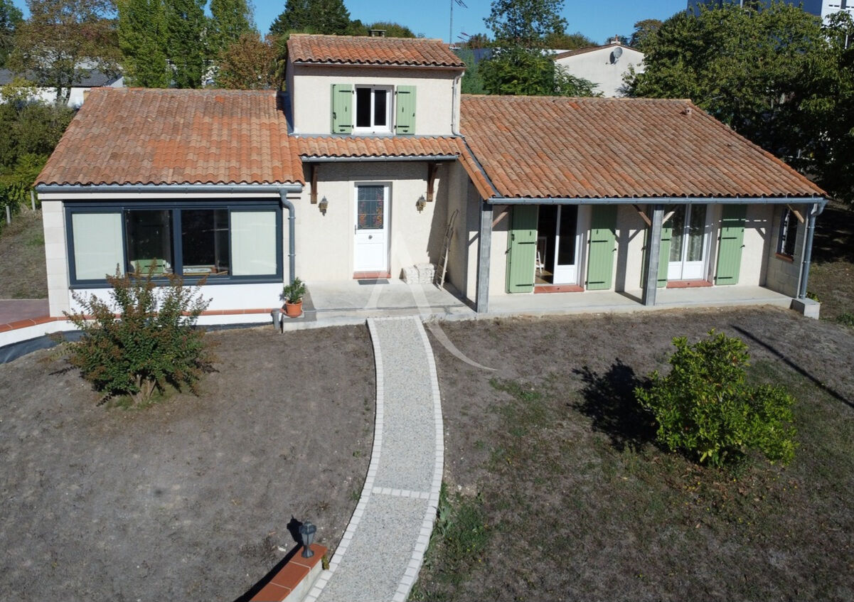 Maison ARCHIAC (17520) 5 pi&egrave;ces 139.00 m&sup2;