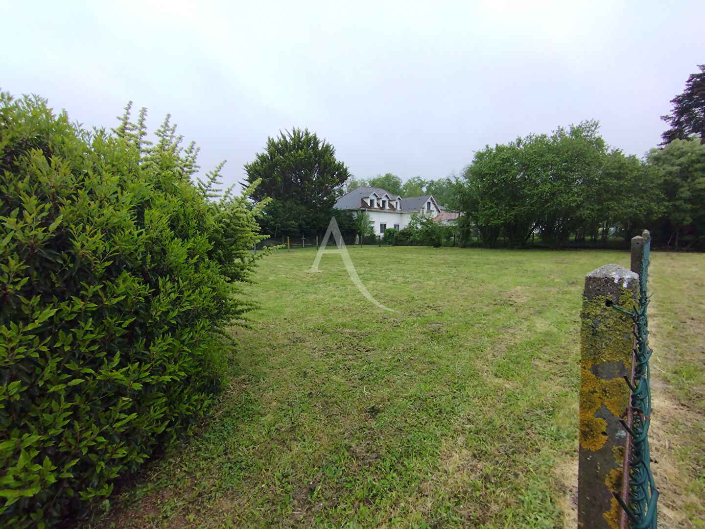 Terrain JONZAC (17500) 961.00 m&sup2;