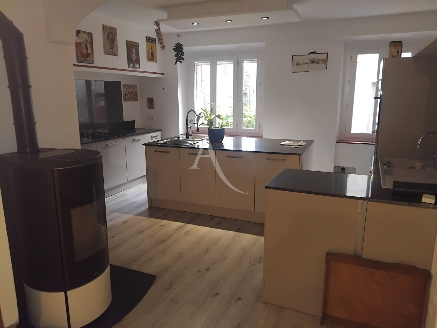 Maison MONTLAUR (11220) 10 pi&egrave;ces 177.00 m&sup2;