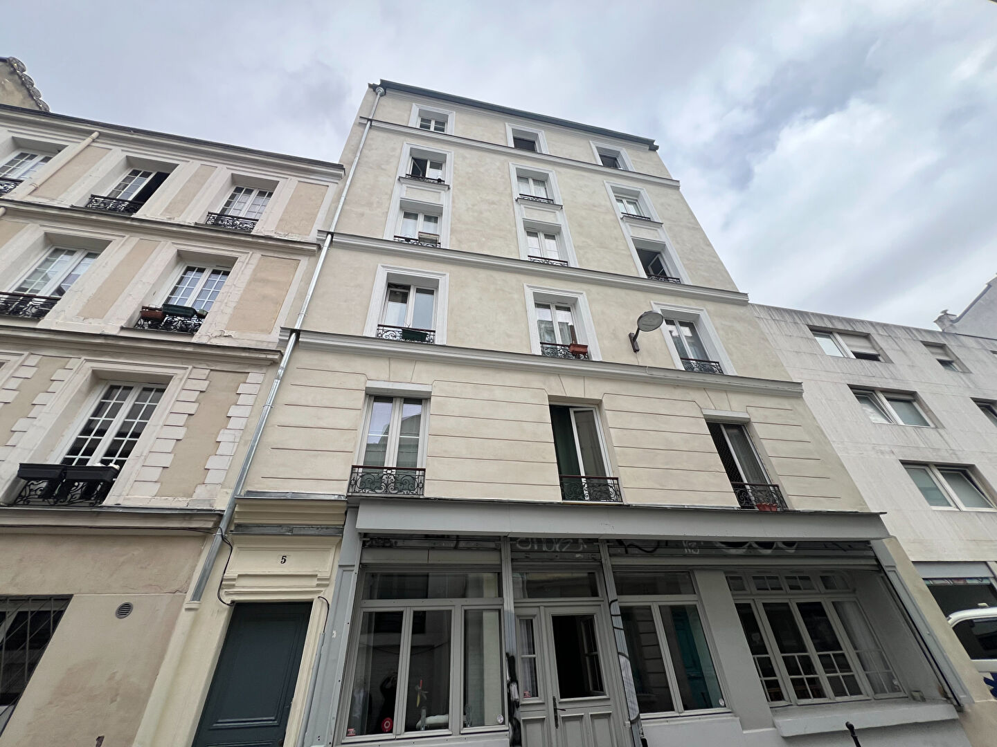 Appartement PARIS (75011) 1 pièce 15.09 m²