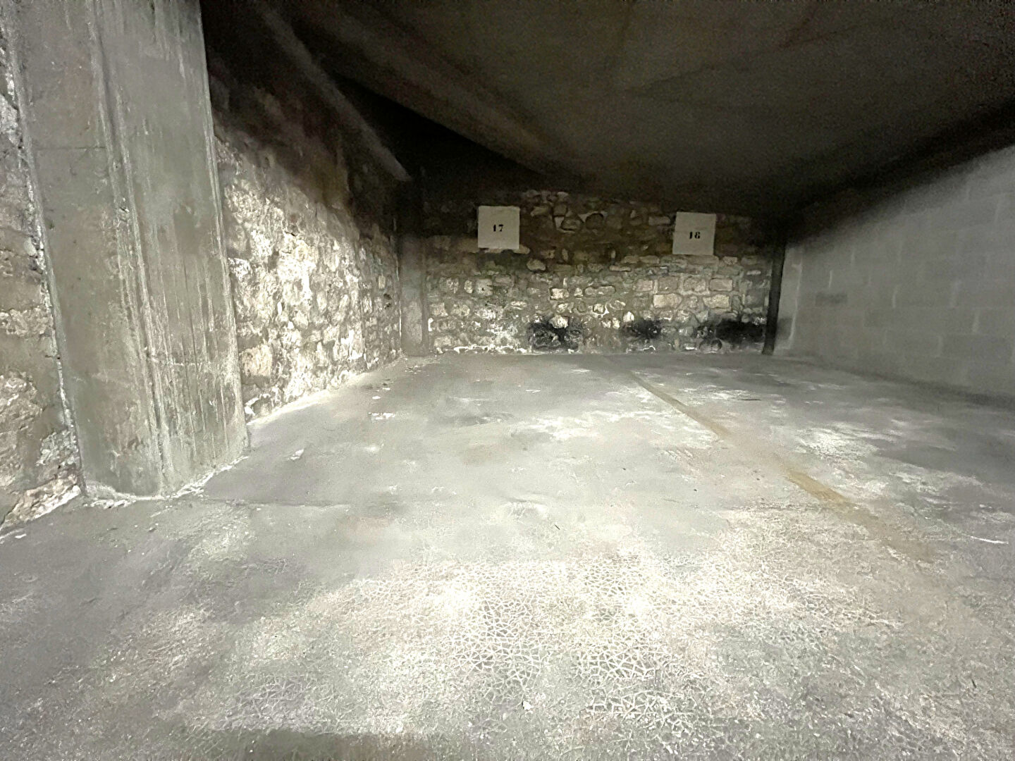 Parking / box PARIS (75011)