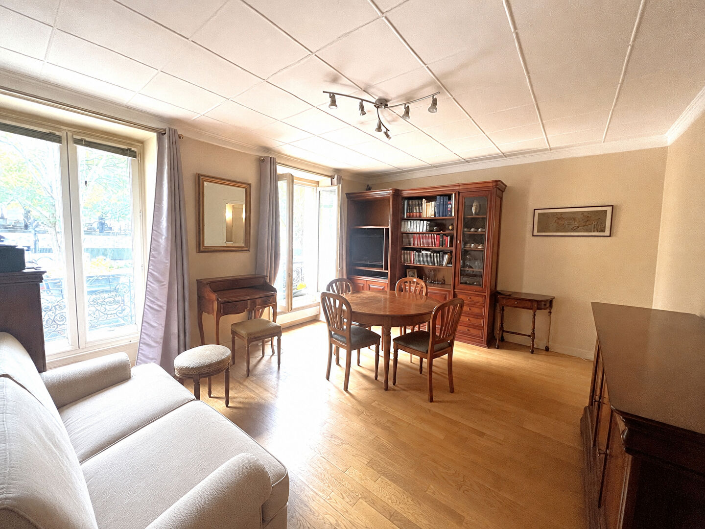 Appartement PARIS (75011) 3 pi&egrave;ces 52.00 m&sup2;