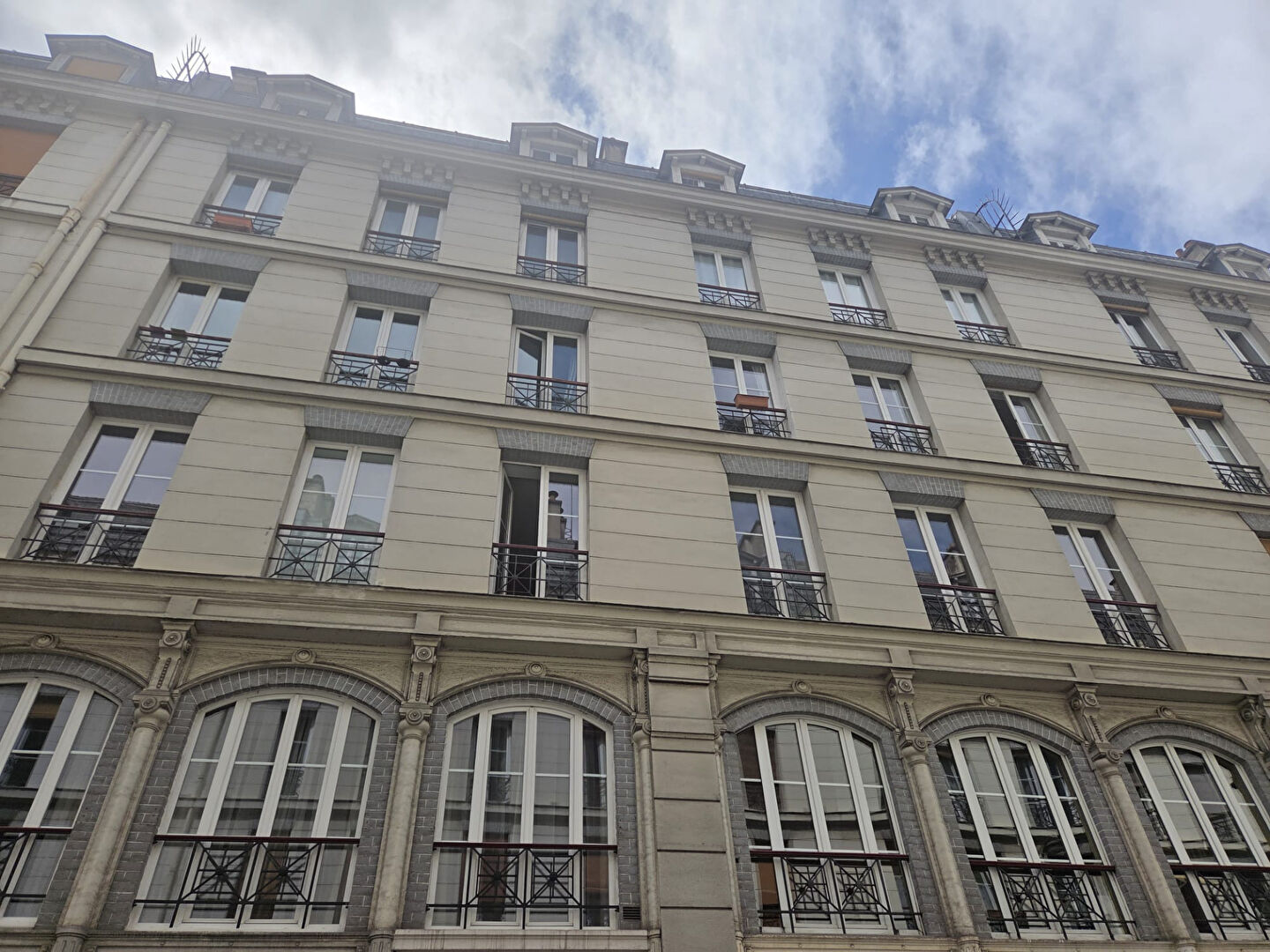 Appartement PARIS (75011) 3 pi&egrave;ces 48.00 m&sup2;