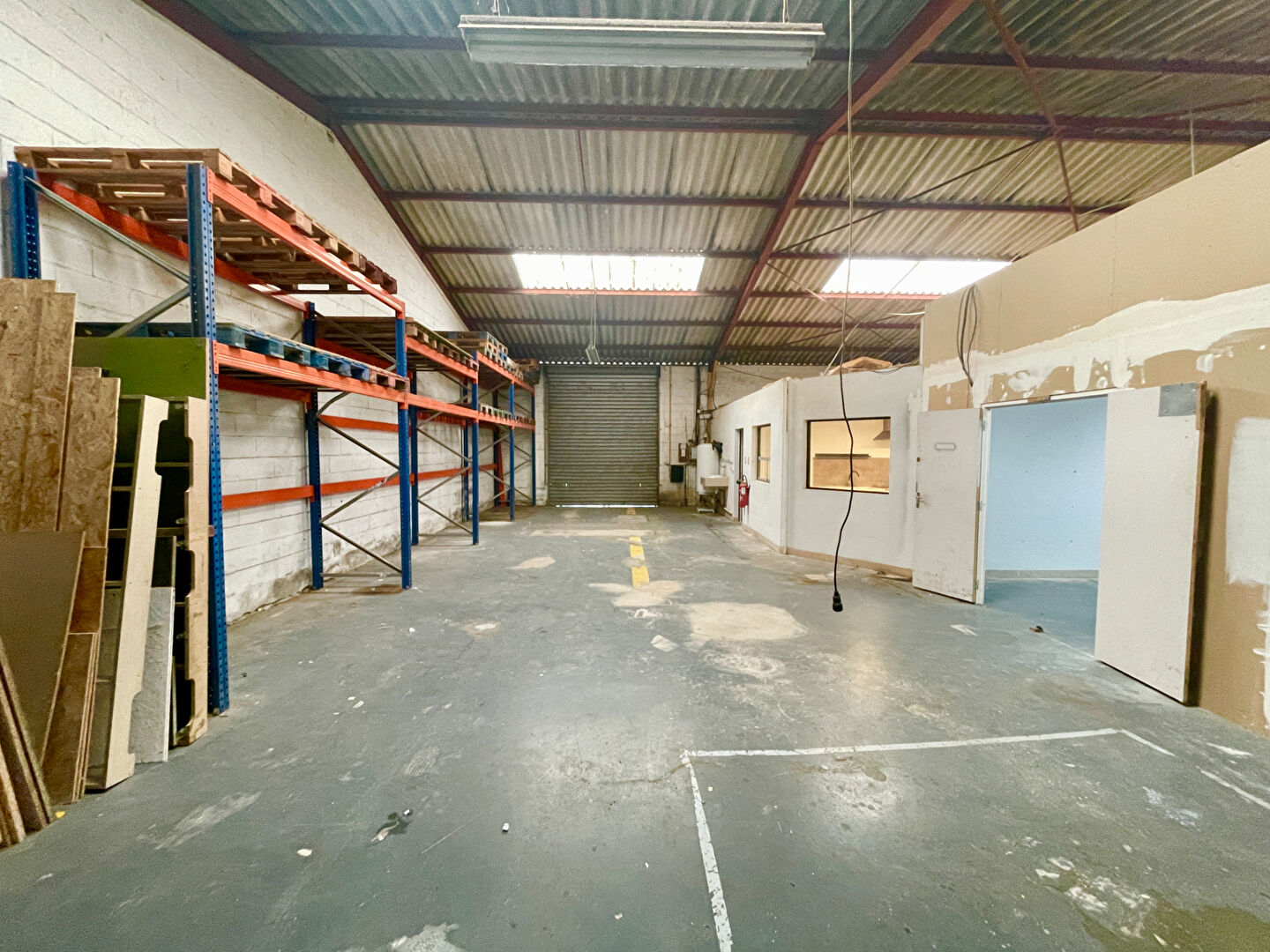 Local d'activit&eacute; LA VILLE AUX DAMES (37700) 6 pi&egrave;ces 400.00 m&sup2;