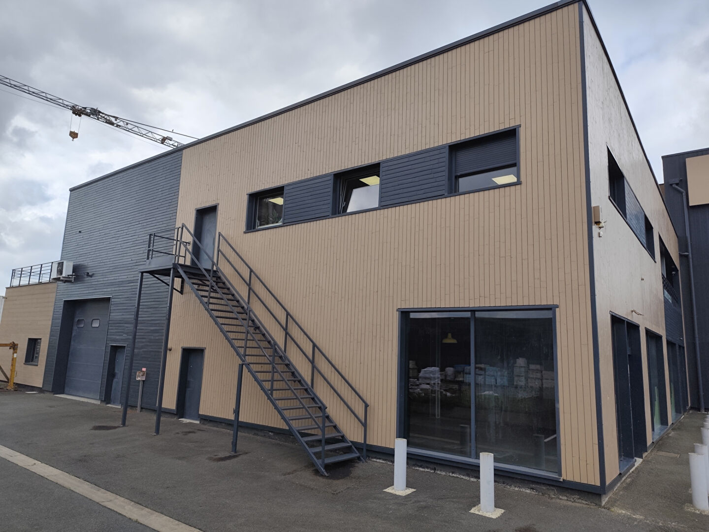 Local commercial LA VILLE AUX DAMES (37700) 4 pi&egrave;ces 400.00 m&sup2;