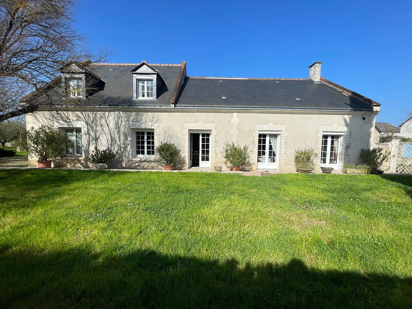 Maison LARCAY (37270) 10 pièces 234.70 m²